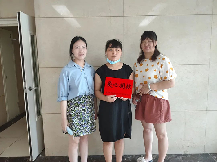 暖心慰問，進行中