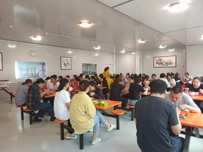 悠悠粽香飄幸福，濃情端午暖人心